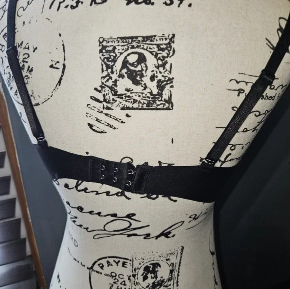 YMI Intimates Womans Black Bra Size 36C - Picture 6 of 10